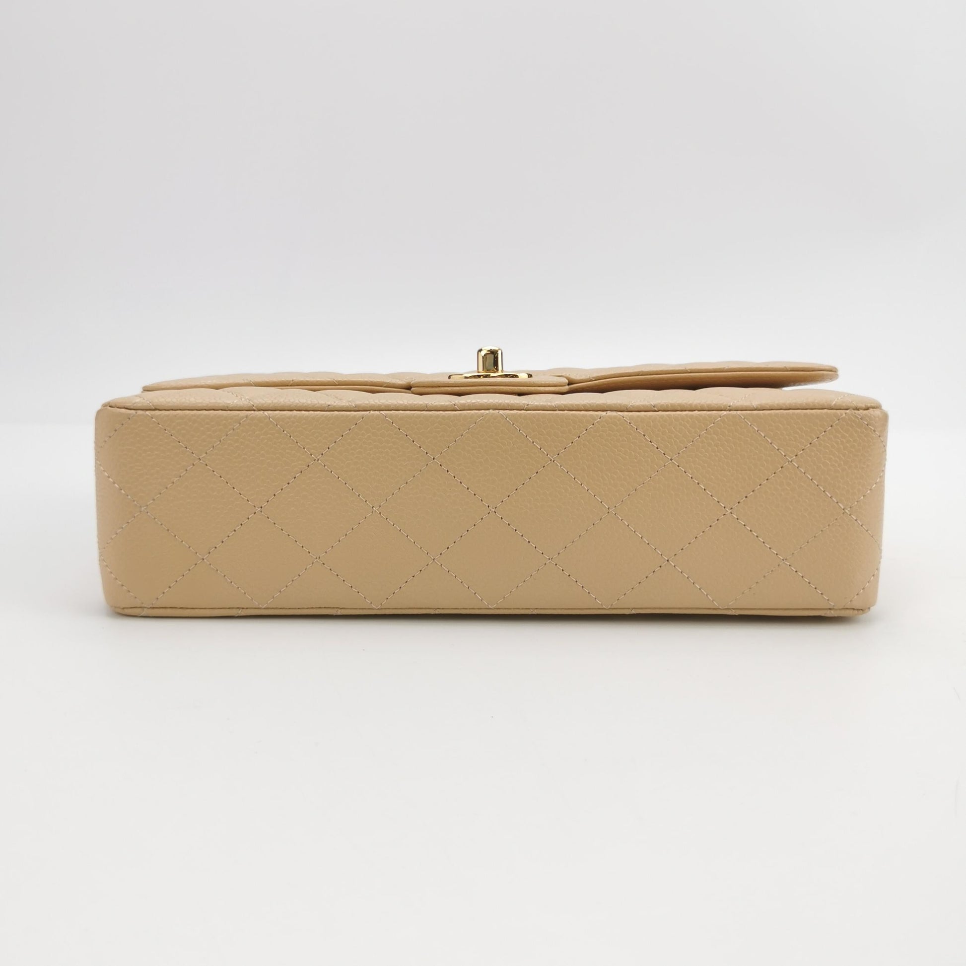 Classic Flap Seasonal limited Edition Medium quilted CC turn-lock