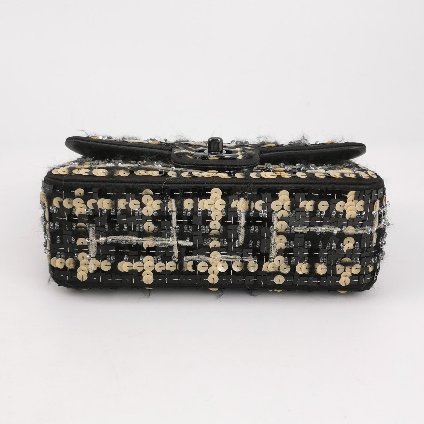 Classic Flap Seasonal limited Edition Mini CC turn-lock