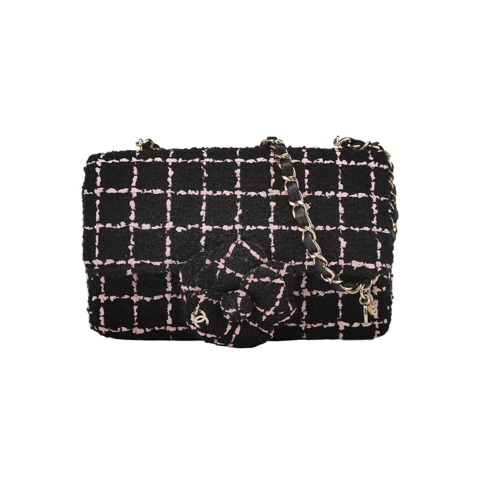 Flap Bag CC turn-lock logo