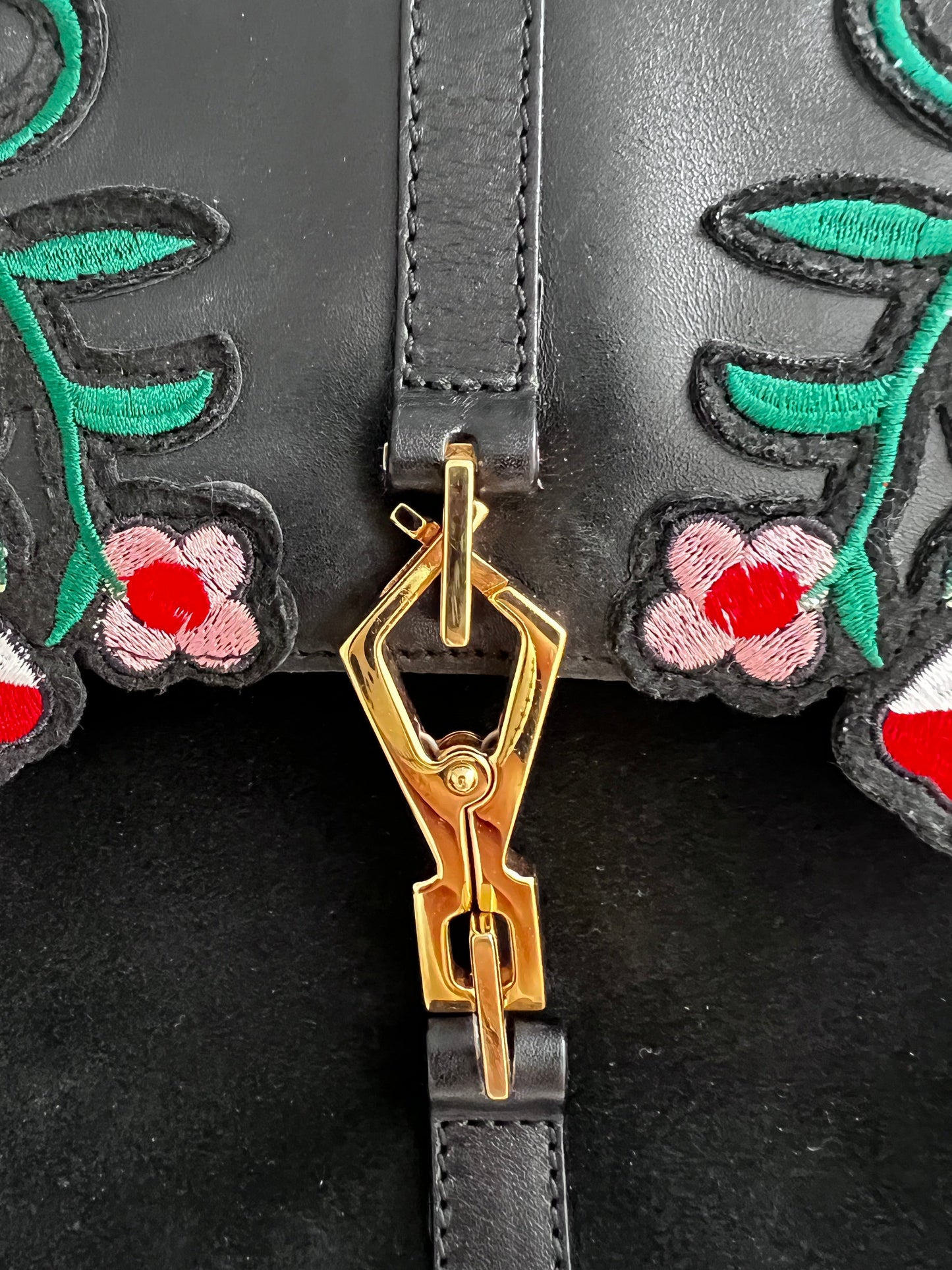 Vintage Gucci floral embroidered bag