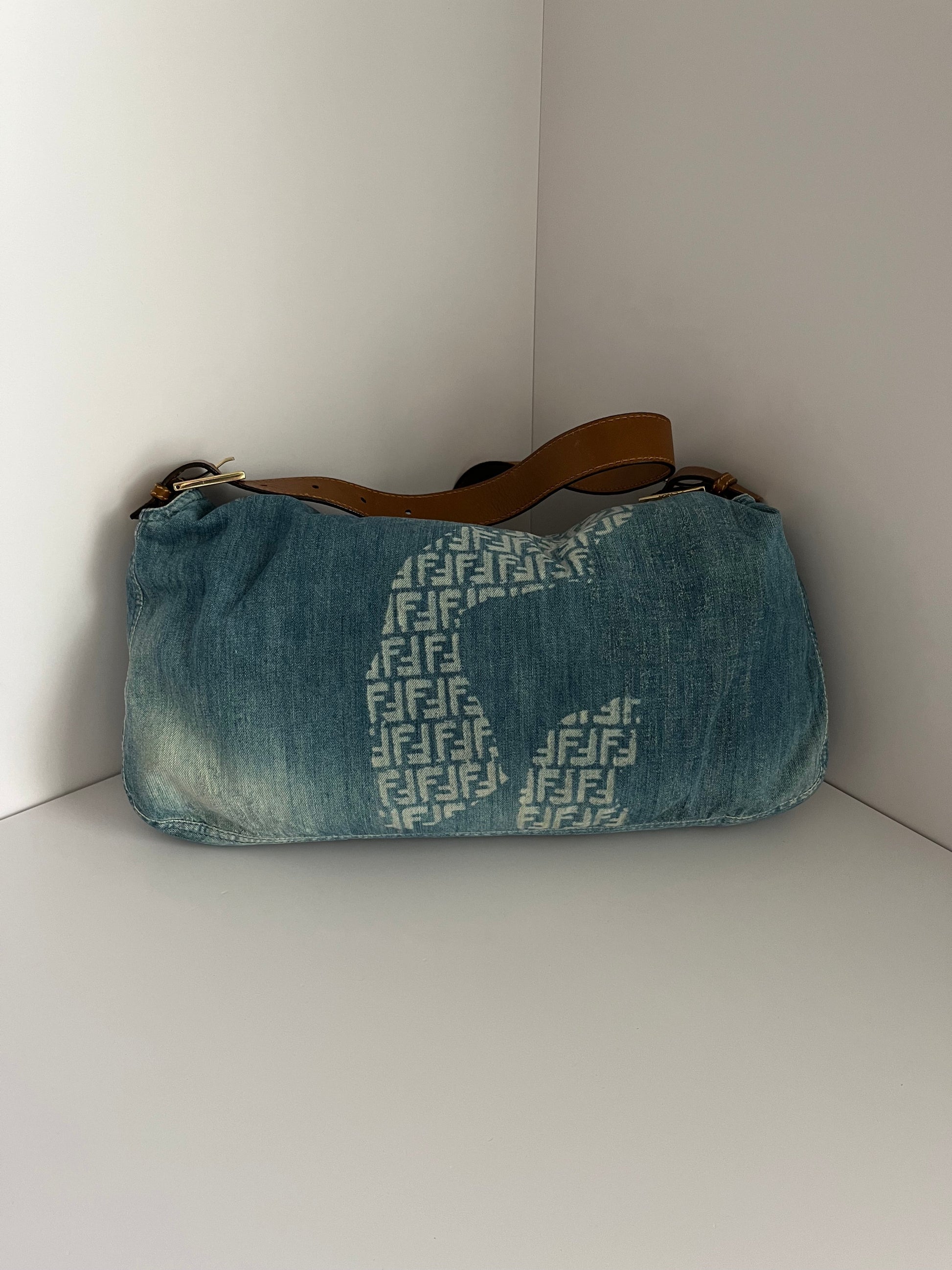 Fendi baguette denim big size shoulder bag